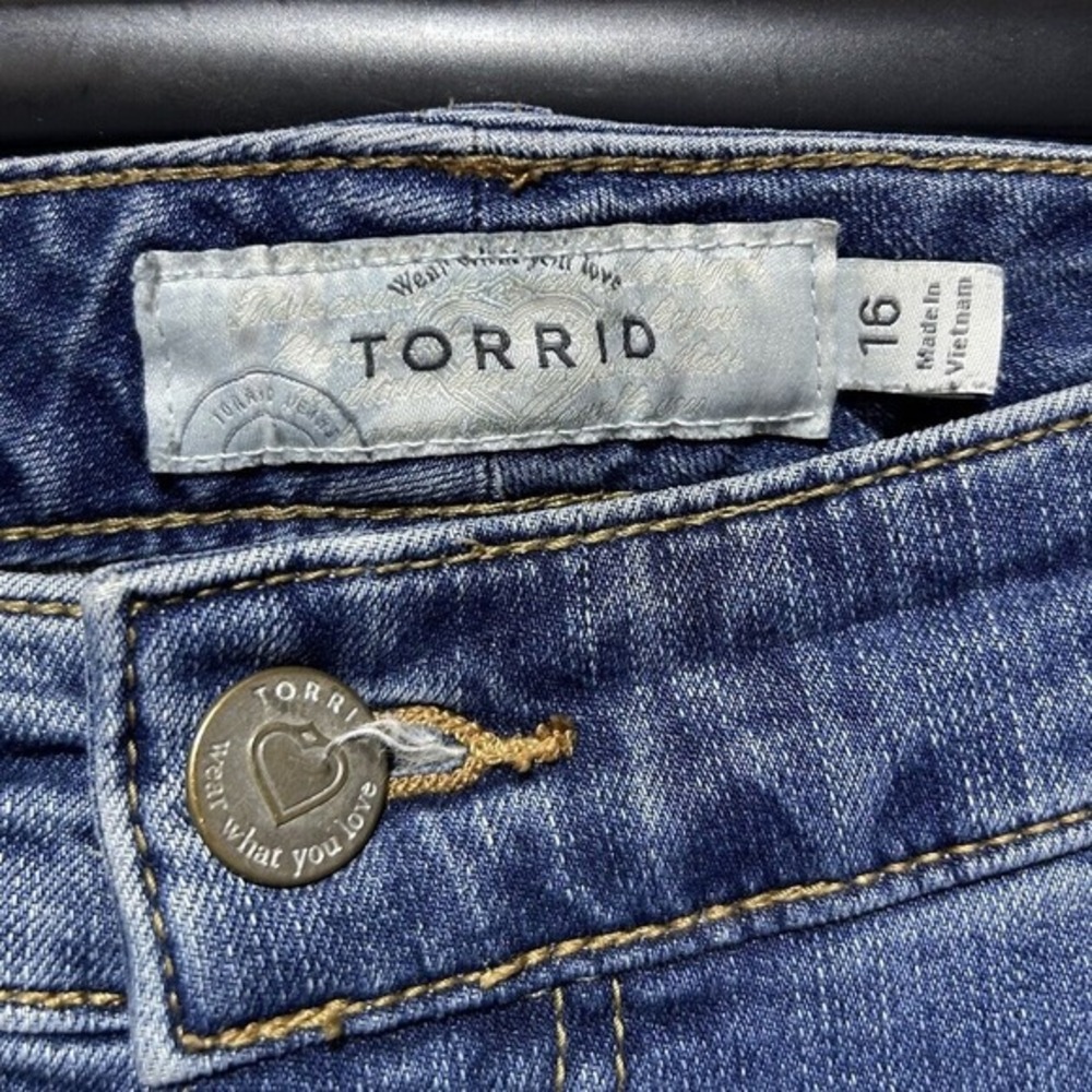 Torrid Women's‎ Boyfriend Jeans Stretch Distressed Raw Hem Skinny Denim Blue 16 - Picture 3 of 7